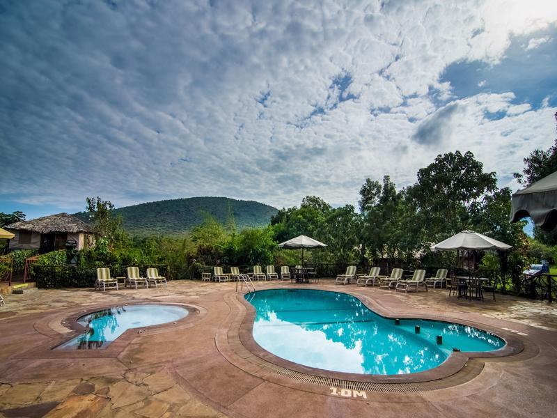 Sentrim Mara Game Lodge Ololaimutiek Bagian luar foto